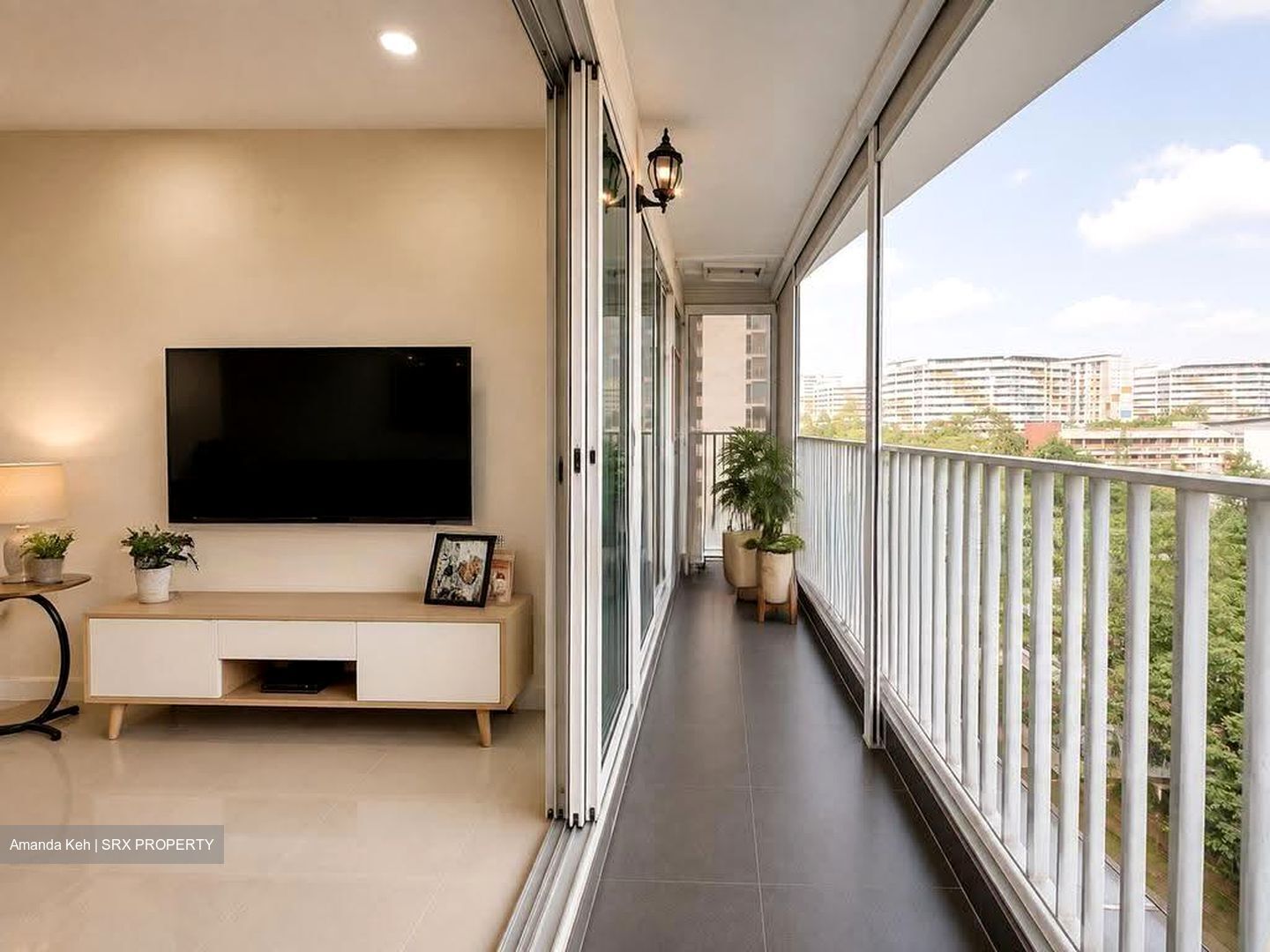 1 Canberra (D27), Condominium #610374411